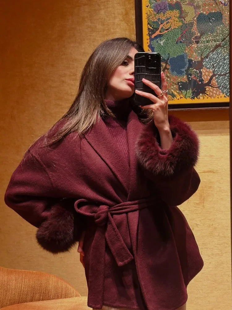 Eve - Elegant coat with faux fur detail