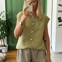 Zeya - Knitted vest with oversized buttons