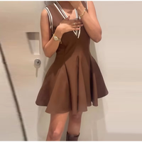 Kianna - Flattering V-neck dress