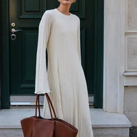 Cynthia - Flattering ribbed dress