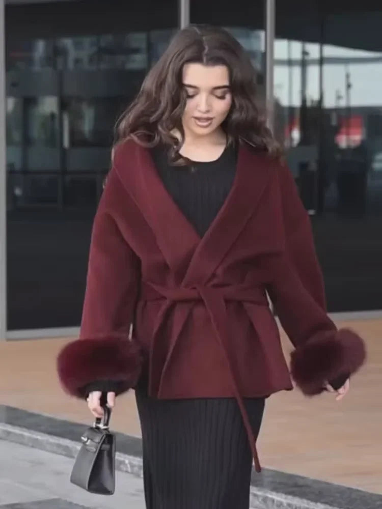 Eve - Elegant coat with faux fur detail