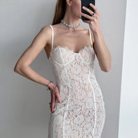 Amalia - lace body con dress