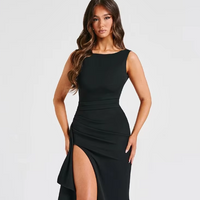 Victoria - Flattering dress with high slit