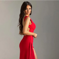 Victoria - Flattering dress with high slit