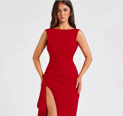 Victoria - Flattering dress with high slit