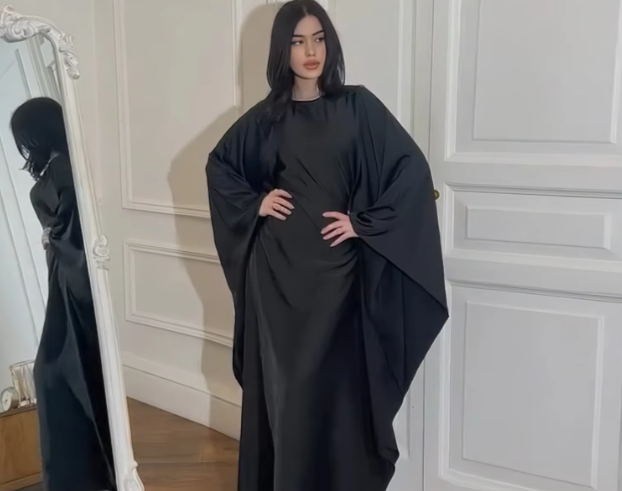 Zeyna - Satin silk dress with cape sleeves