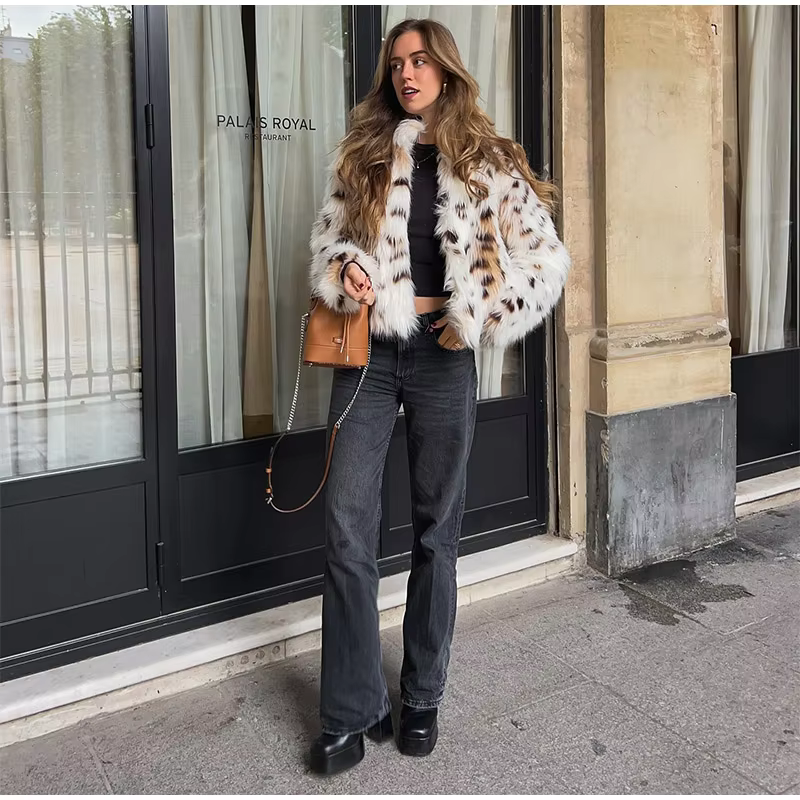 Isa - Elegant faux fur coat