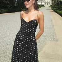 Rosalie - Flattering polkadot dress