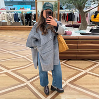 Vanessa - Elegant plaid cape