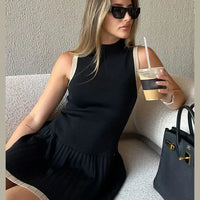 Lottie - Timeless little black dress