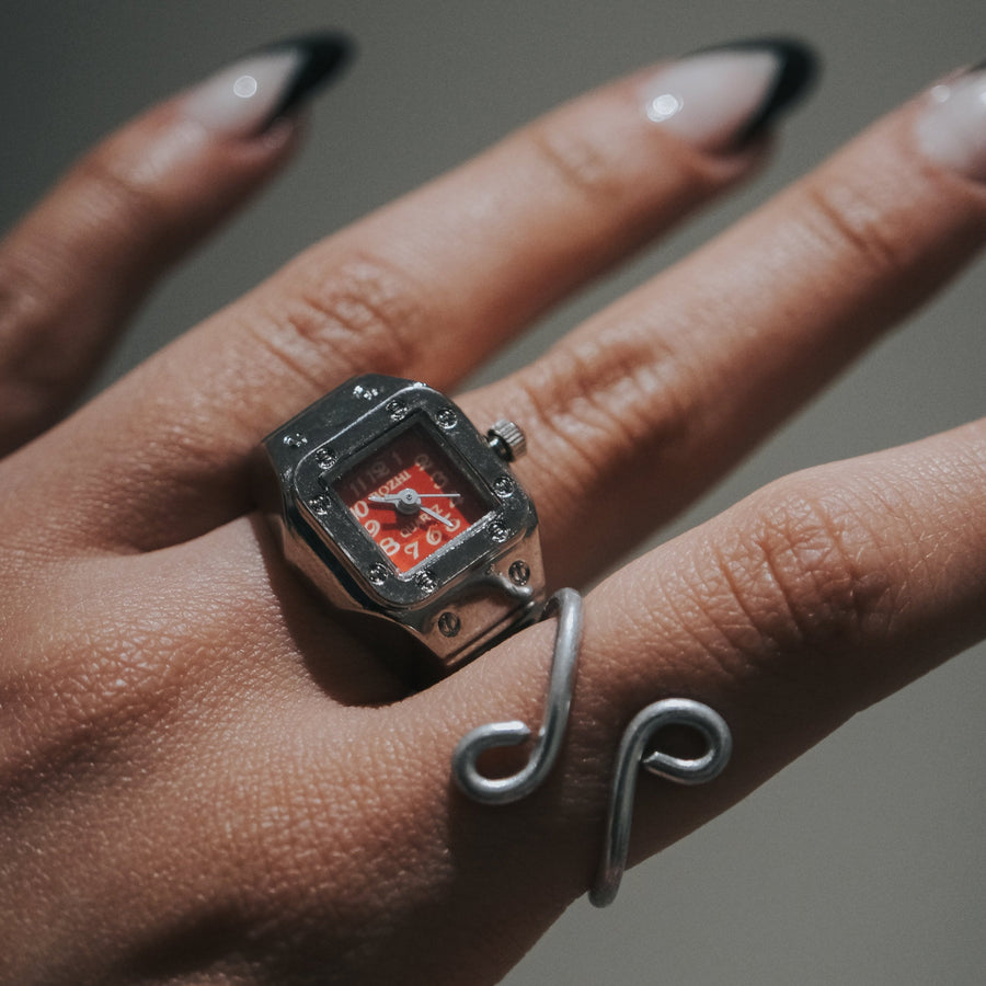 Bozhi - Square Face Watch Ring